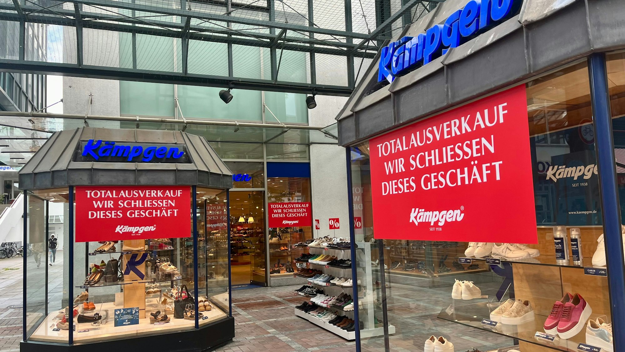 Schuhgeschäft von außen