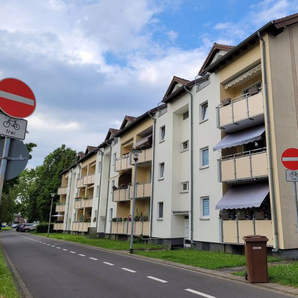 Im Bild mehrgeschossige Häuser aus den 60er-Jahren.