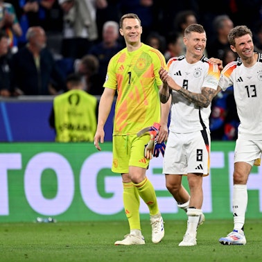 Erfahrung im Portfolio: Die deutschen 2014er-Weltmeister Toni Kroos, Thomas Müller und Manuel Neuer nach dem Auftaktsieg über Schottland.