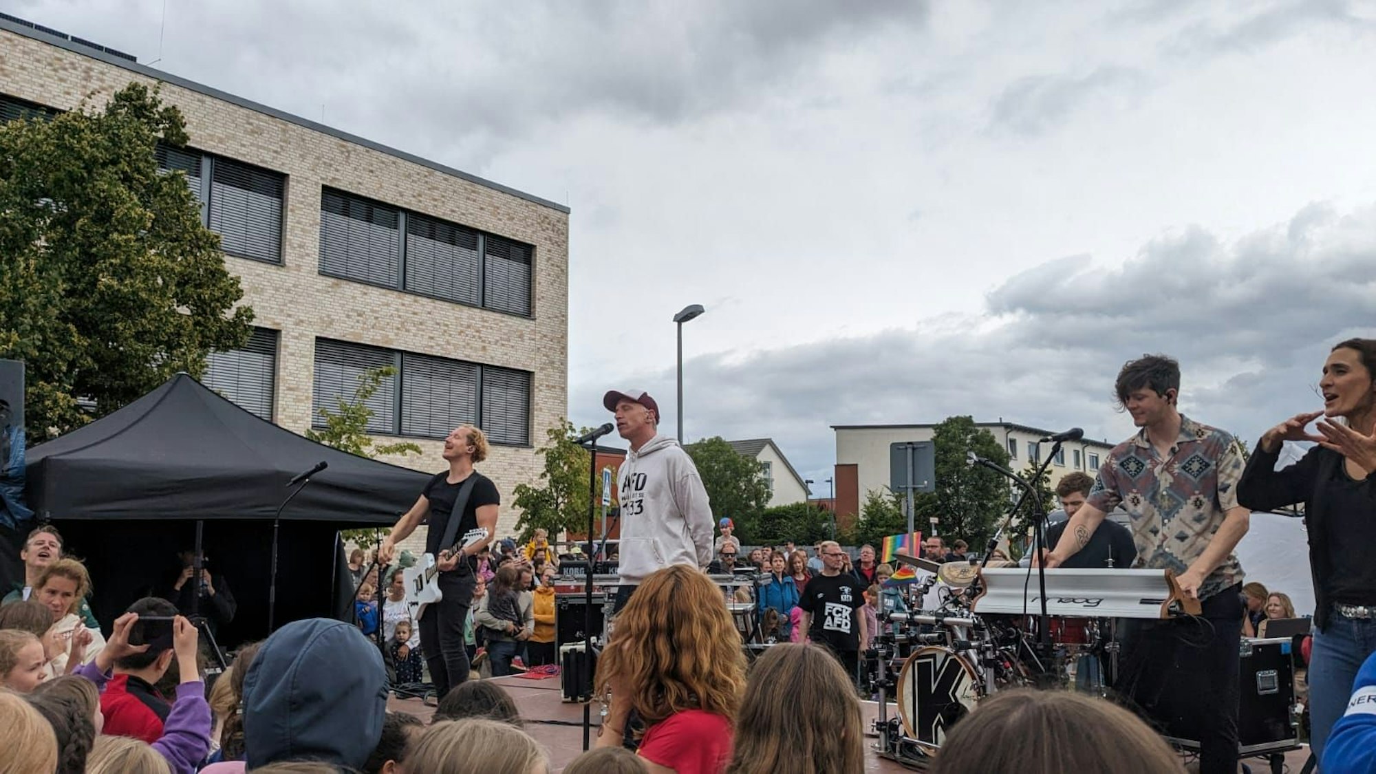 Auch Kasalla treten bei der Demo gegen AfD-Kreisparteitag in Köln auf.