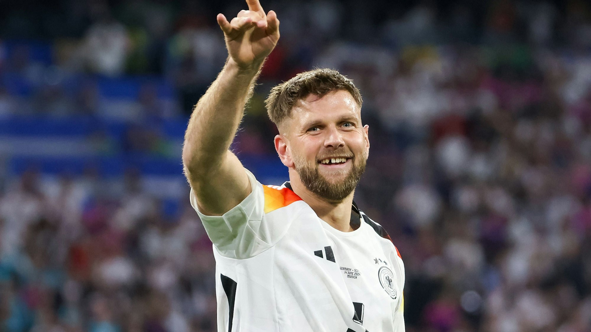 Auch am Pool treffsicher: DFB-Stürmner Niclas Füllkrug