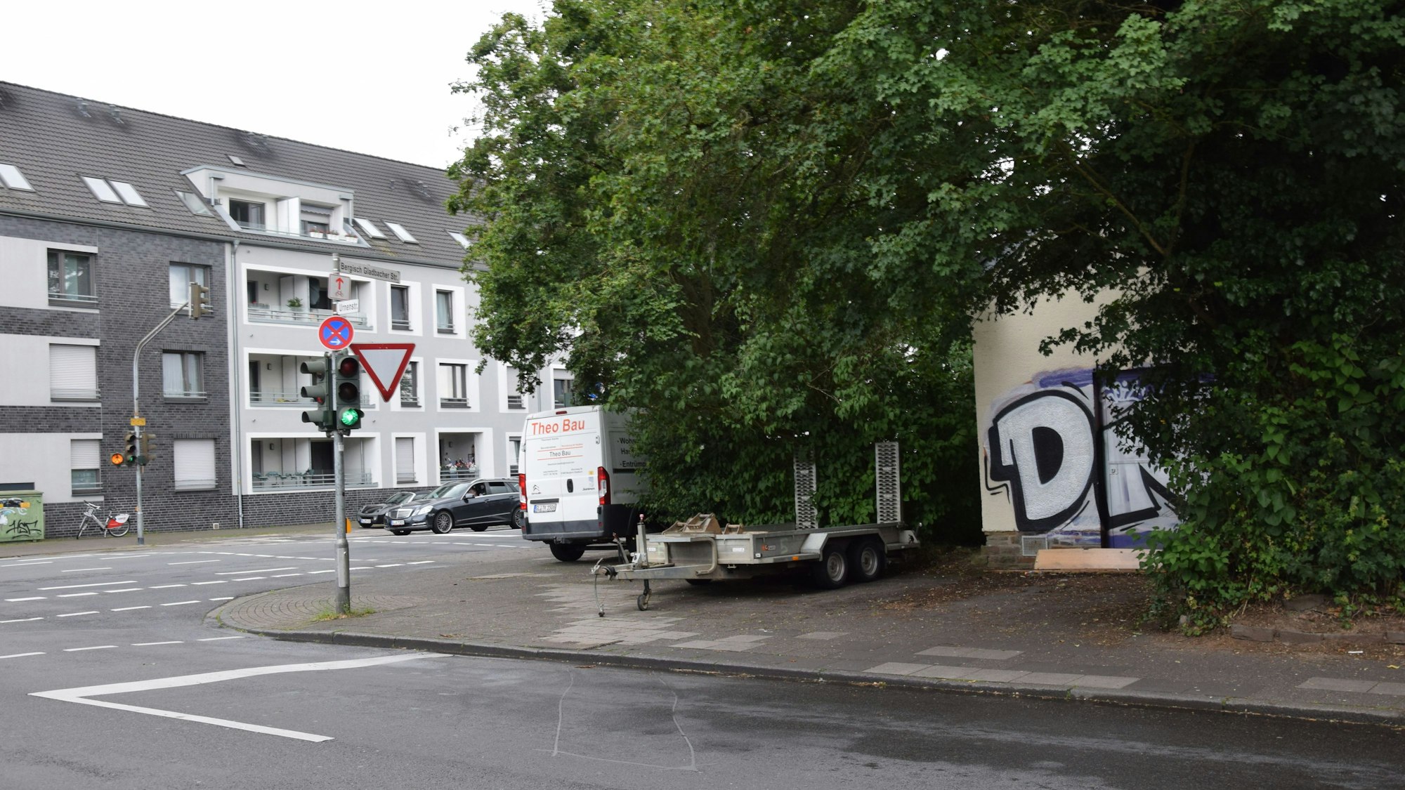 Urnenstraße / Ecke Bergisch Gladbacher Straße