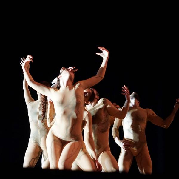 More than
Shahar Binyamini
Eine Produktion von LaLaCollective
Choreografie: Shahar Binyamini
Choreografie, Regie & Konzept: Shahar Binyamini
Tänzer*innen: Joseph Kudra, Roni Milatin, Dor Nahum, Or Saadi, Maya Botzer Simhon & Naor Walker
Musik: Mark Eliyah, Mohammad Reza Mortazavi & Gamelan Degung
Licht: Ofer Laufer
Kostüme: Charlie Le Mindu & Shahar Binyamini
Künstlerische Beratung: Lea Yanai
Foto: Tamara Dekel