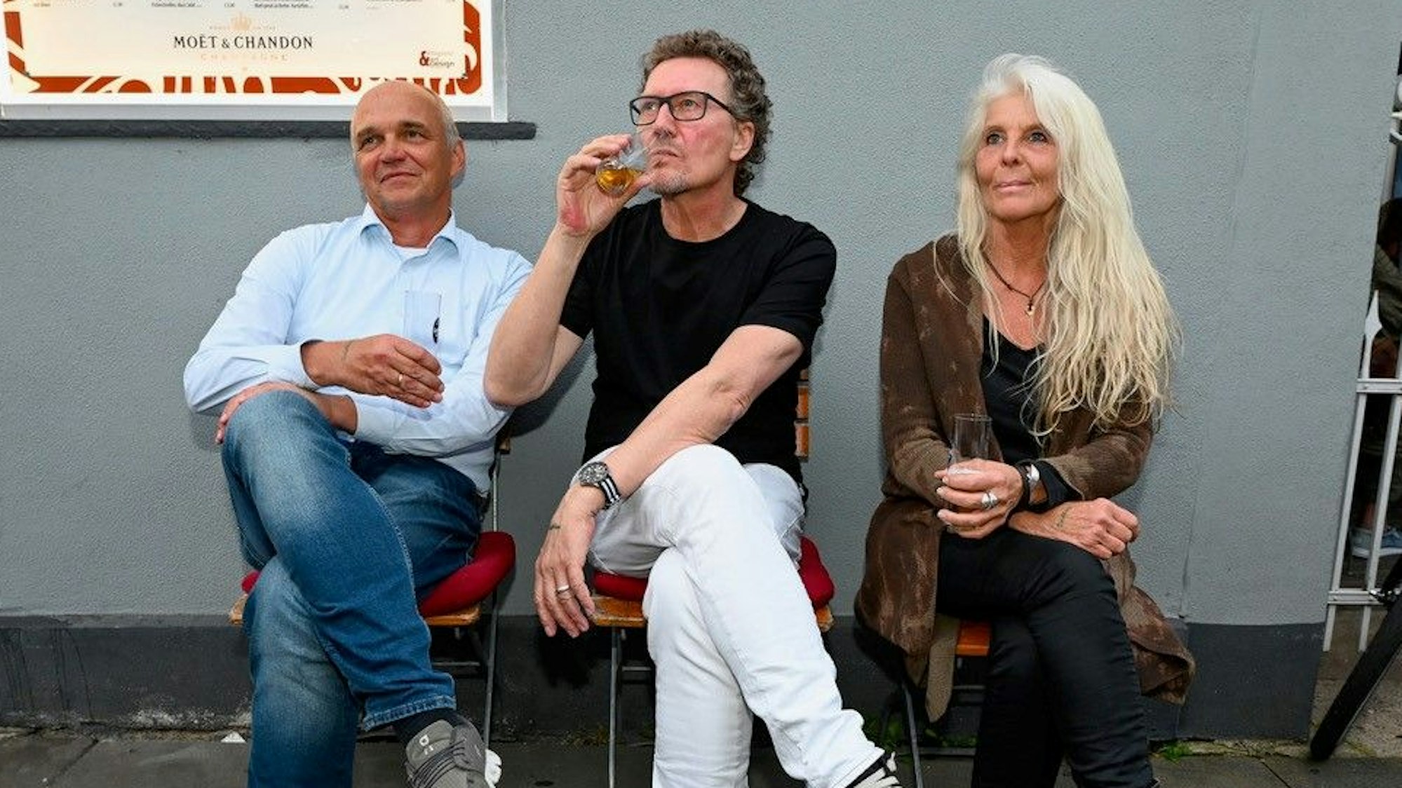 Treffen von ehemaligen Gästen der Kneipe "Deichhaus" im Kapellchen