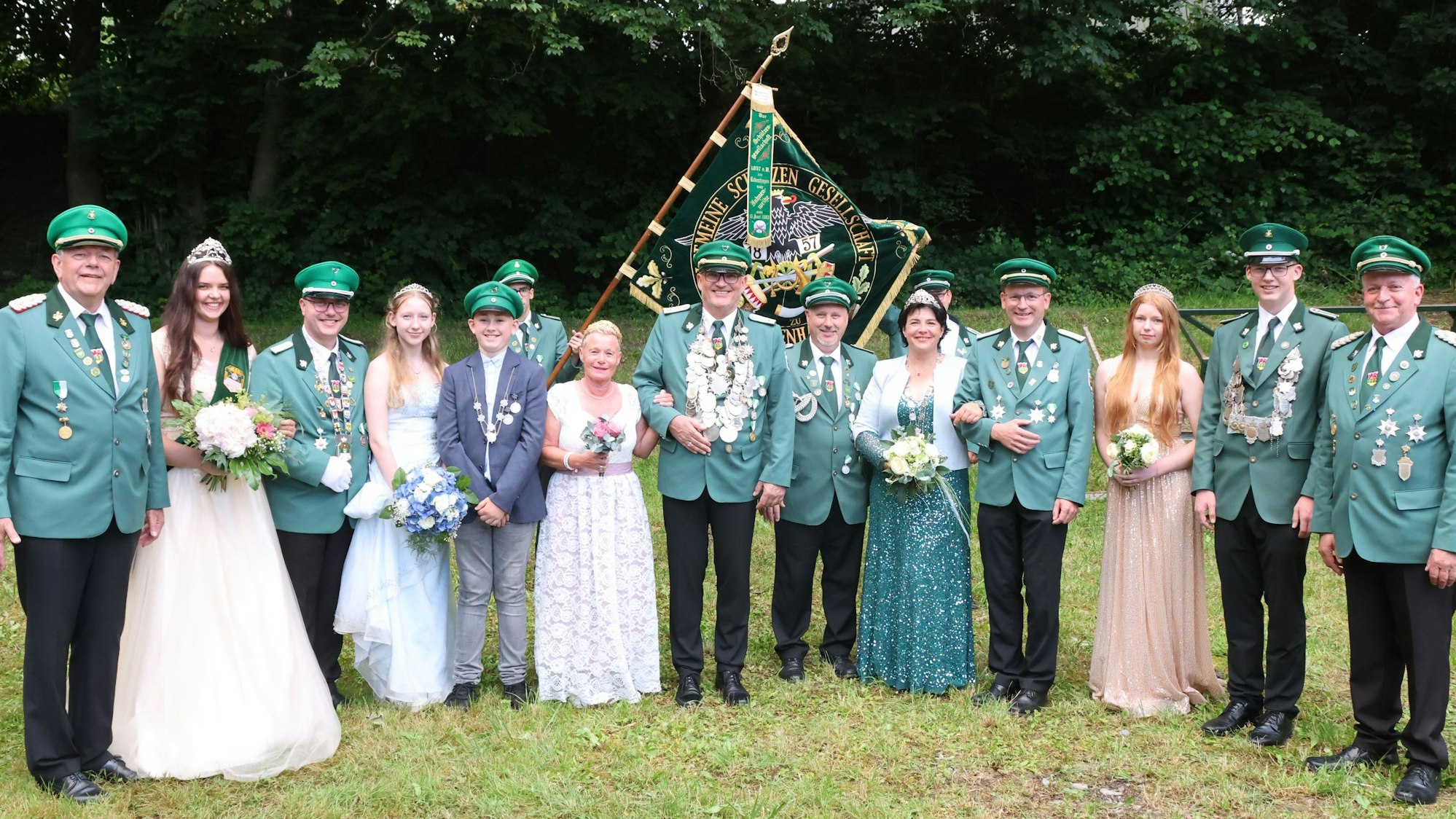 Zu sehen sind die Majestäten der Eckenhagener Schützengesellschaft