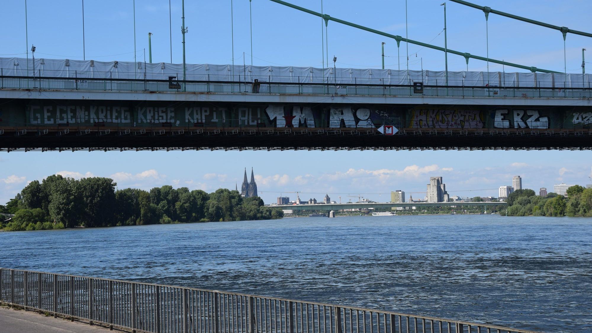 Start am Mülheimer Rheinufer