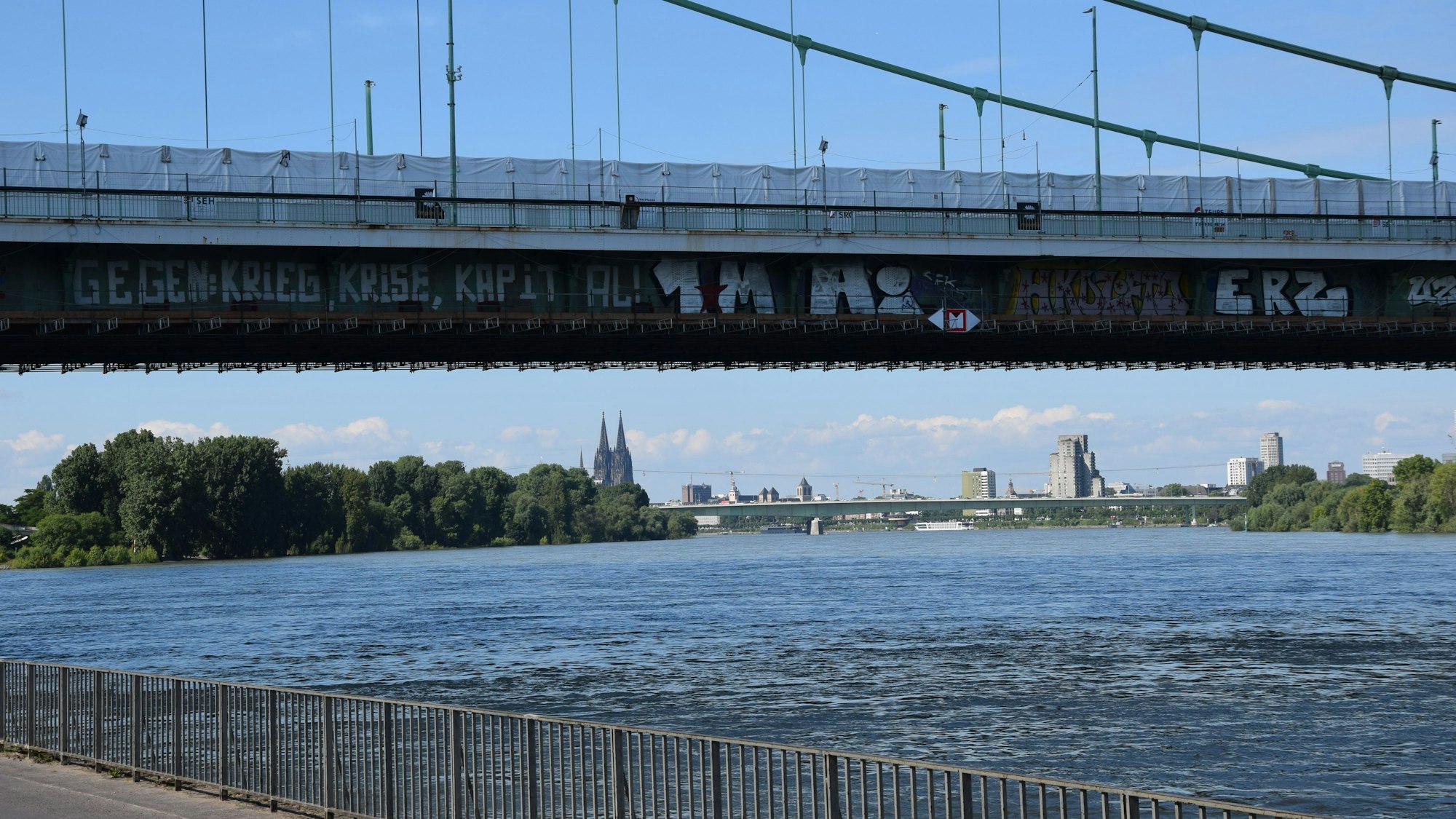 Start am Mülheimer Rheinufer