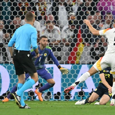 Dass Niclas Füllkrug einen satten Schuss hat, weiß spätestens seit dem EM-Auftakt auch der schottische Nationaltorwart Angus Gunn.