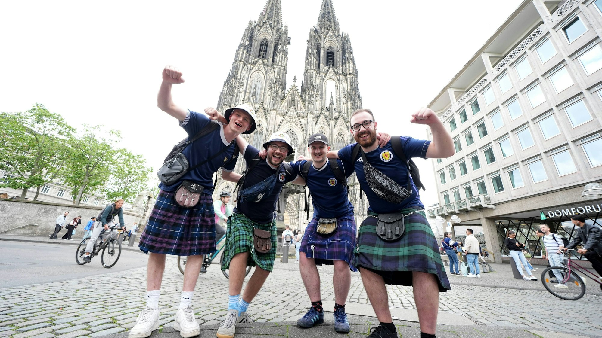 Scotland fans in Cologne - UEFA EURO, EM, Europameisterschaft,Fussball 2024 Scotland fans in front of Cologne Cathedral, ahead of the UEFA Euro 2024 match between Scotland and Switzerland on Wednesday, during the 2024 UEFA European Football Championship in Cologne, Germany. Picture date: Monday June 17, 2024. Use subject to restrictions. Editorial use only, no commercial use without prior consent from rights holder. PUBLICATIONxNOTxINxUKxIRL Copyright: xMartinxRickettx 76555091