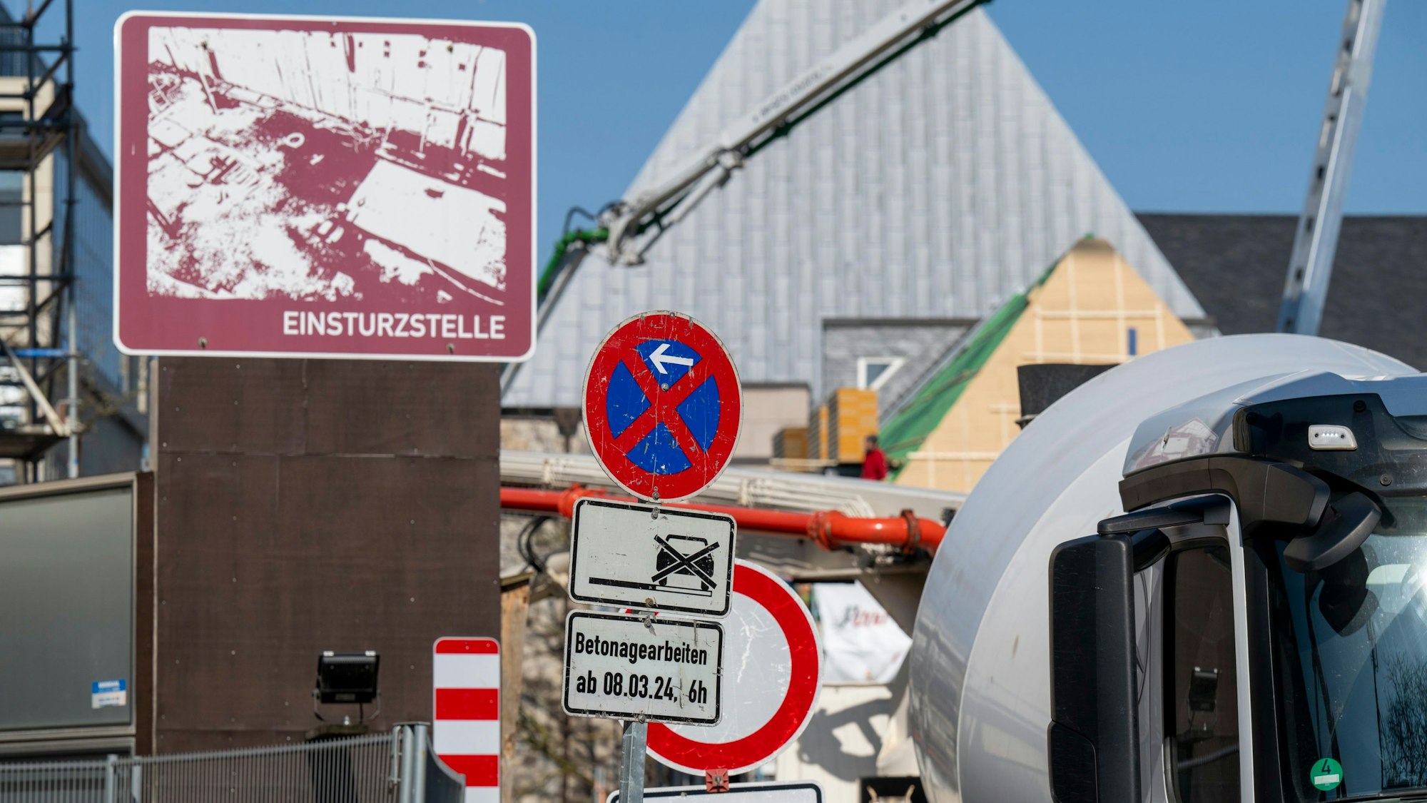 Die Einsturzstelle des Stadtarchivs am Waidmarkt.