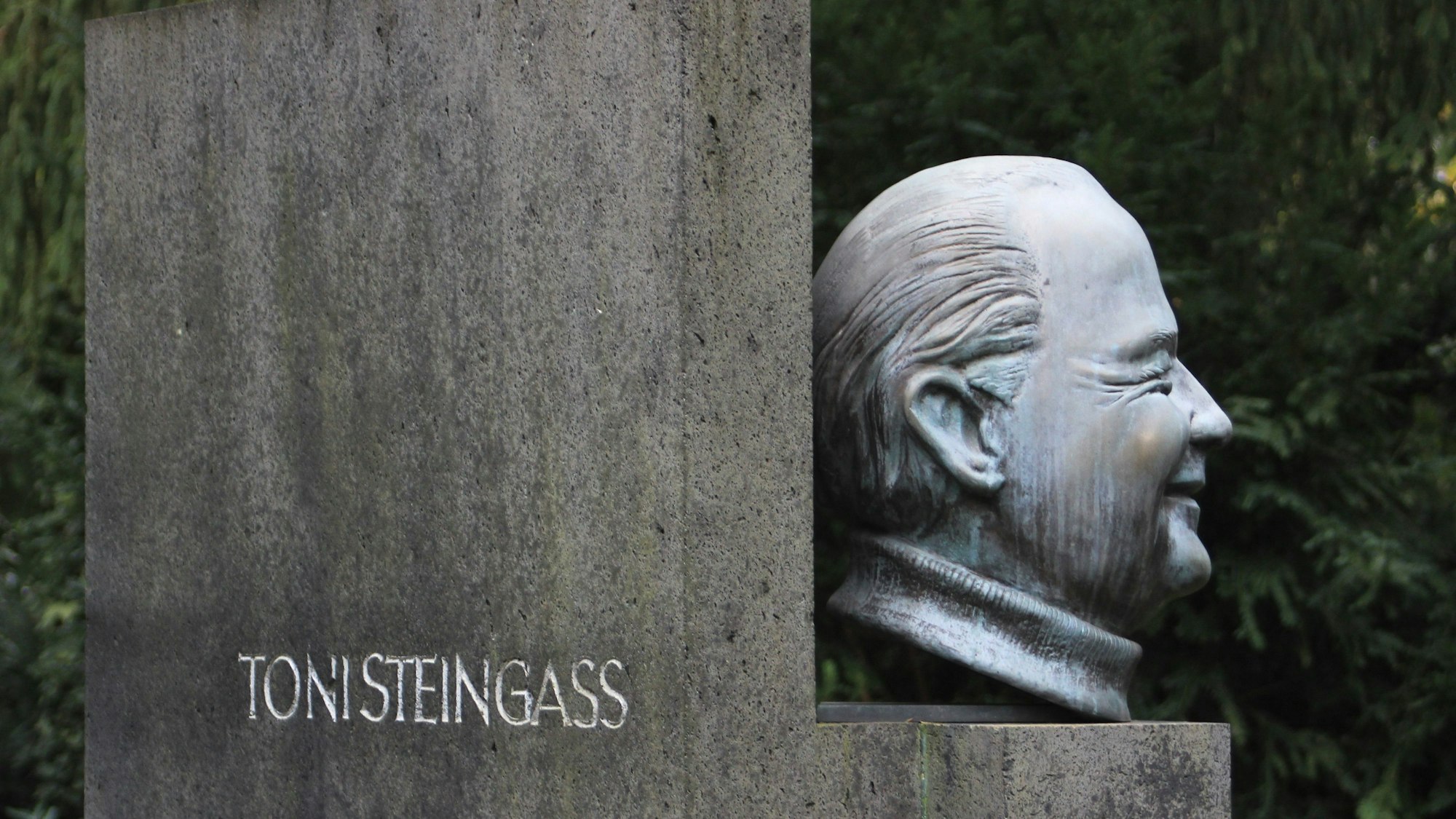 Das Grab von Toni Steingass.