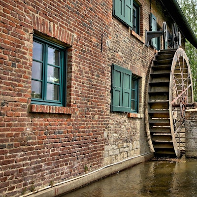 Am Sonntag, dem 23. Juni, wird die Fotoausstellung „Entlang der Strunde“ im „Et Kappelchen“ eröffnet. Es werden Bilder von der Strunde in Holweide ausgestellt.