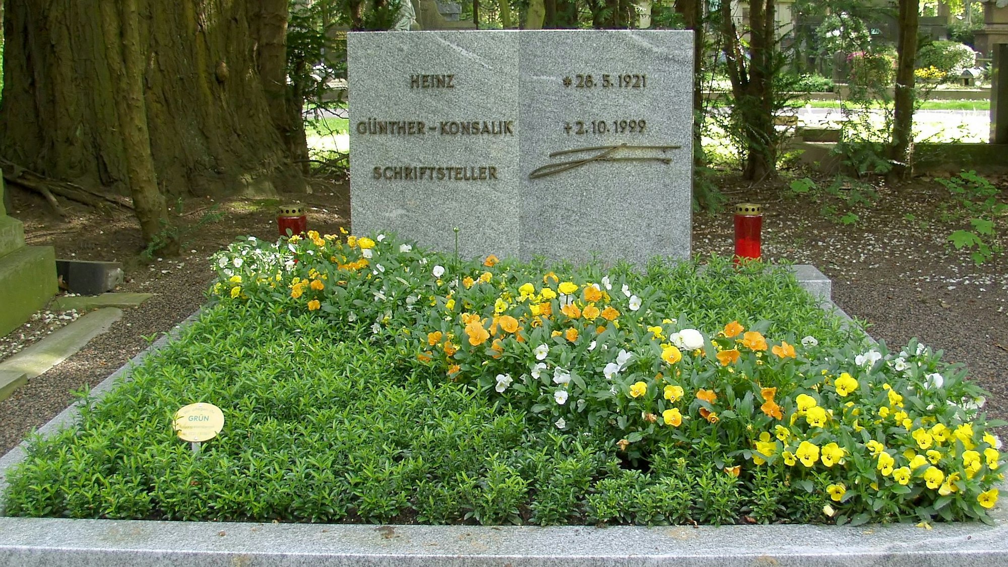 Grab von Konsalik auf dem Melaten-Friedhof.