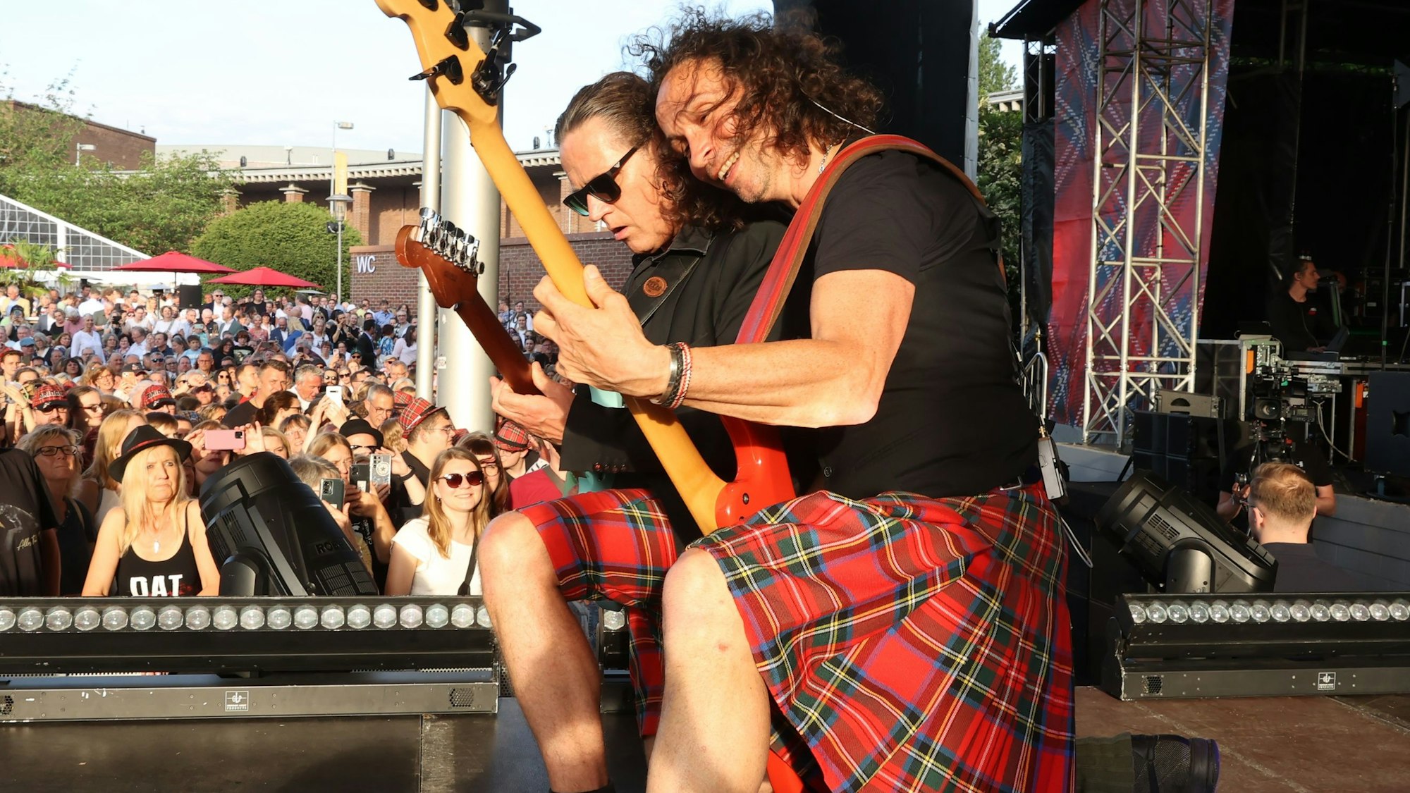 Schottenröcke in Köln gibt es zuverlässig bei den Brings zu sehen.