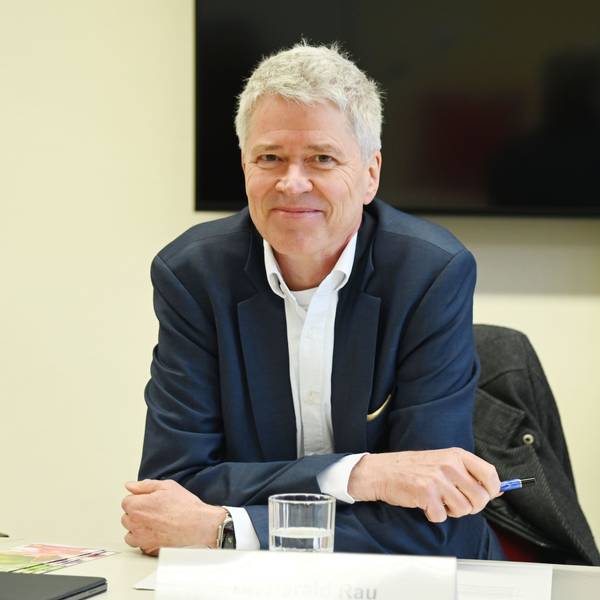 Dr. Harald Rau, Beigeordneter für Soziales, Gesundheit und Wohnen der Stadt Köln, ist im Porträt zu sehen.