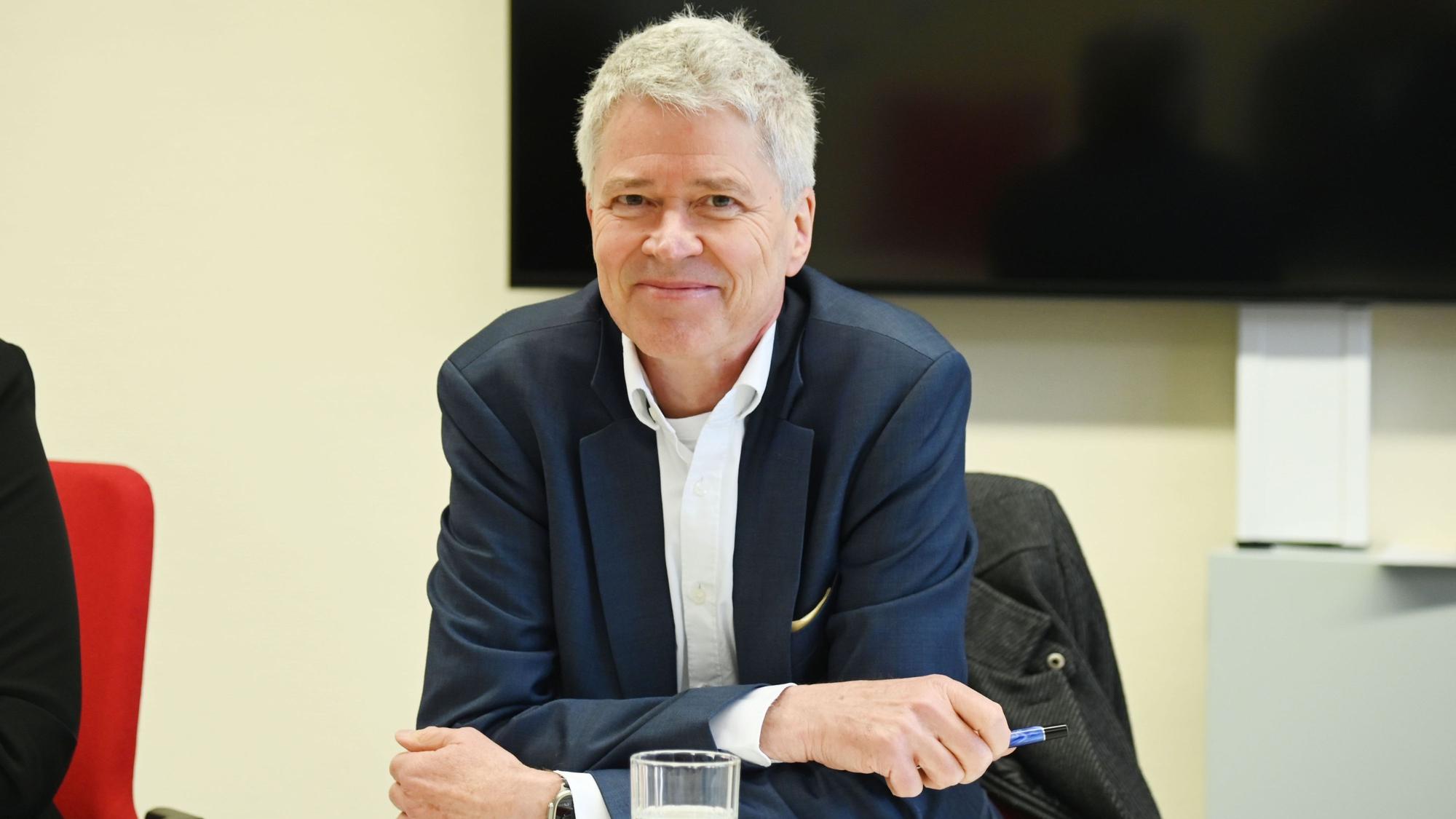 Dr. Harald Rau, Beigeordneter für Soziales, Gesundheit und Wohnen der Stadt Köln, ist im Porträt zu sehen.