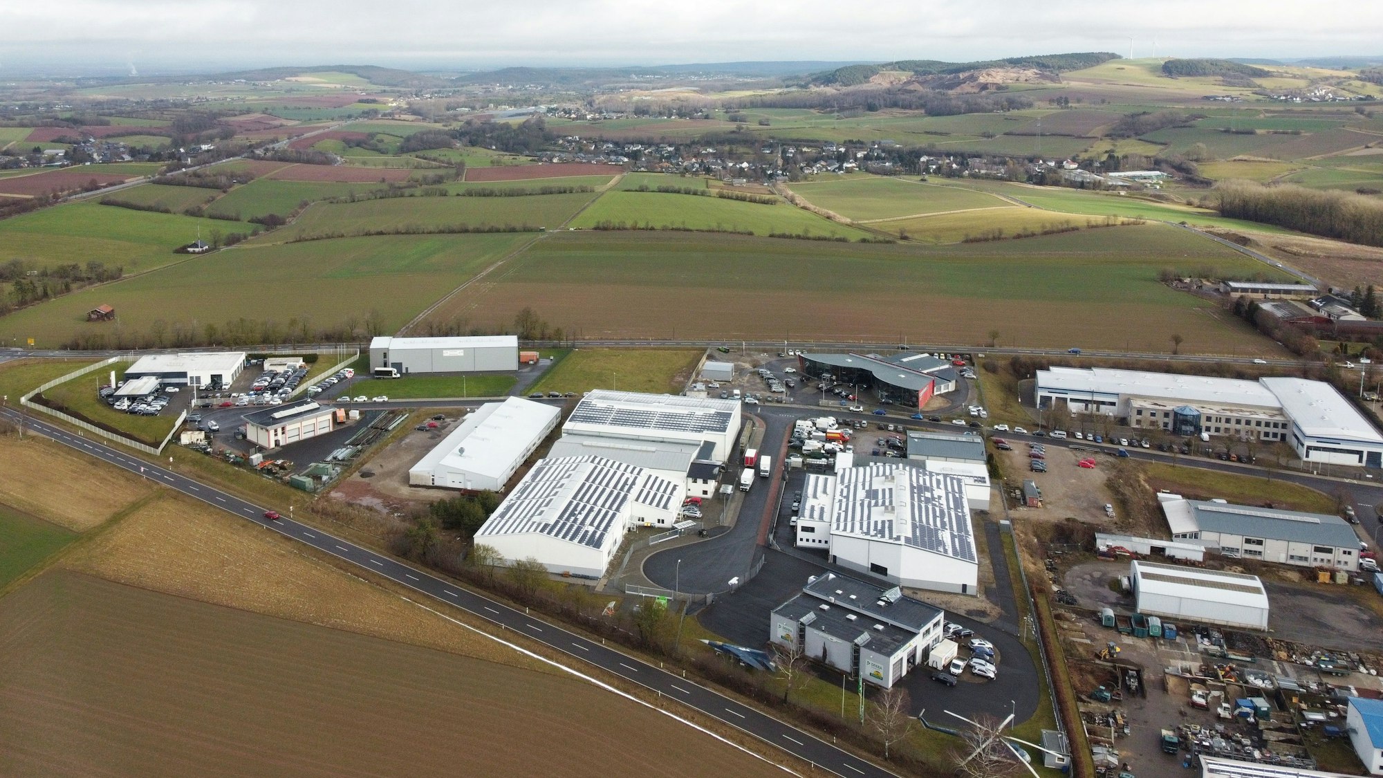 Das Bild zeigt ein Kaller Gewerbegebiet.