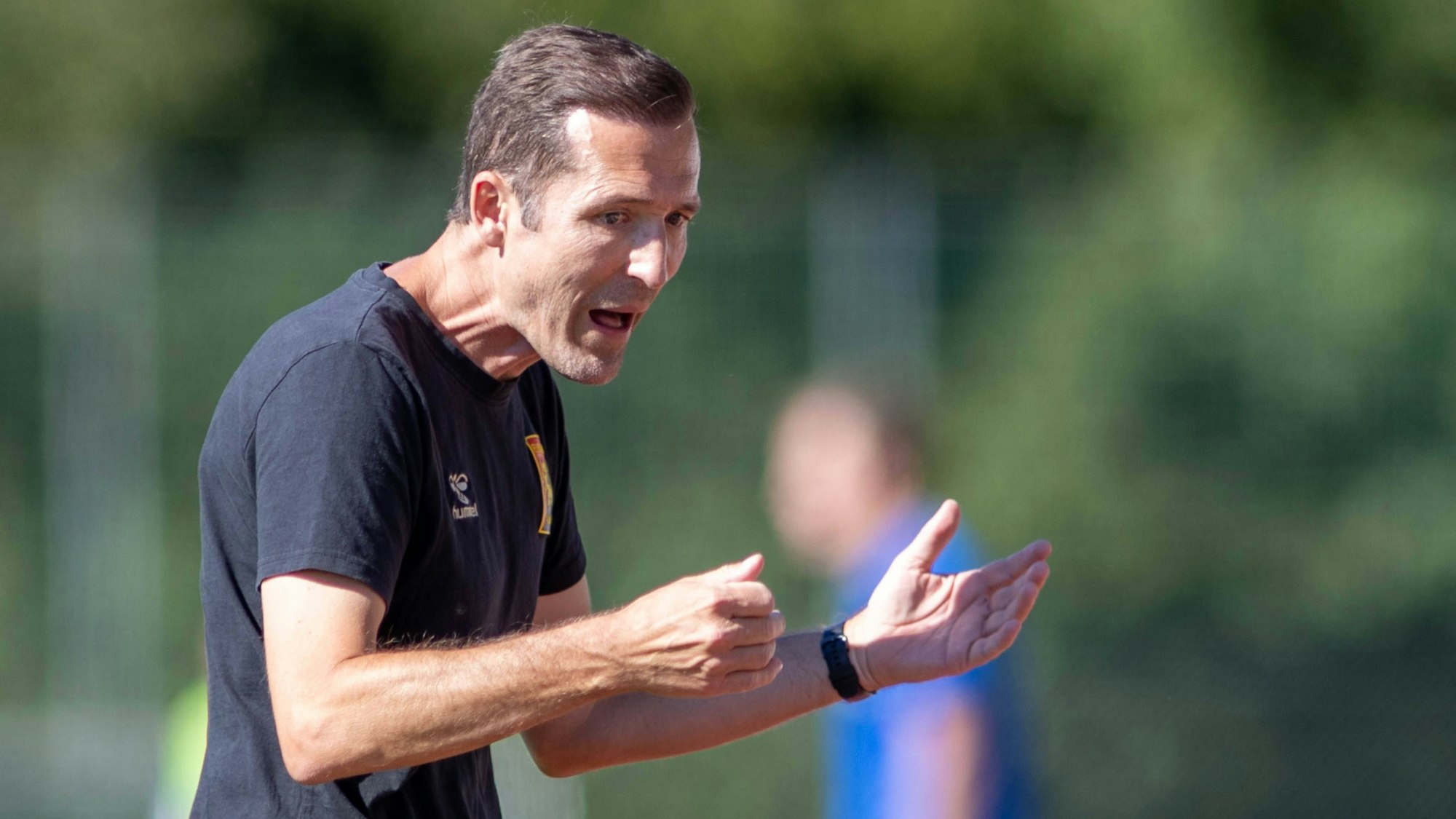 SOCCER - OEFB Cup, Purgstall vs Admira PURGSTALL,AUSTRIA,17.JUL.22 - SOCCER - UNIQA OEFB Cup, SV Purgstall vs FC Admira Wacker Moedling. Image shows head coach Roberto Paetzold Admira. PUBLICATIONxNOTxINxAUTxSUIxSWE GEPAxpictures/xManuelxBinder