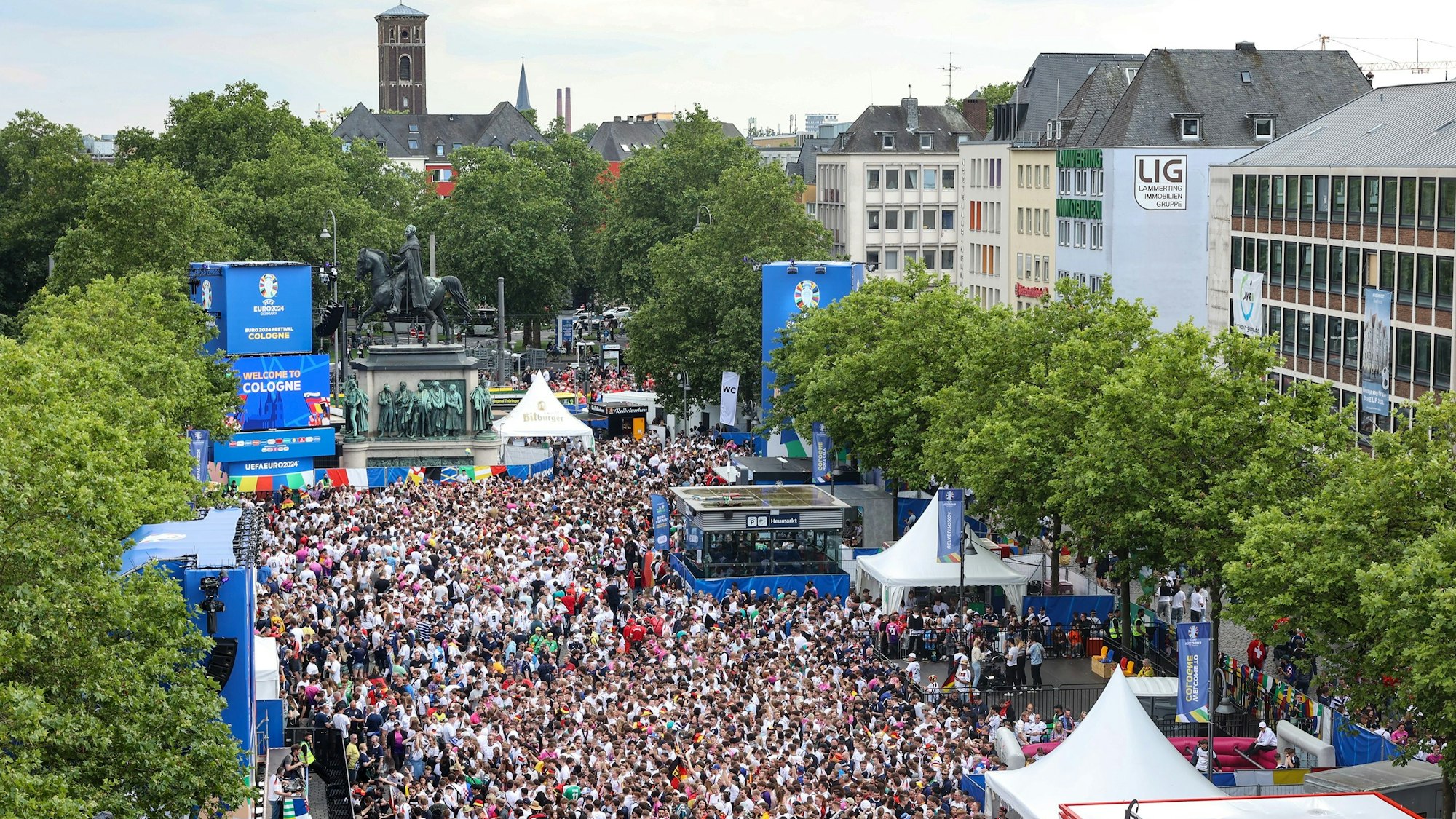 19.06.2024
Köln:
UEFA EURO Fußball-Europameisterschaft 2024:
Das Deutschlandspiel gegen Ungarn auf dem Heumarkt
Foto: Martina Goyert