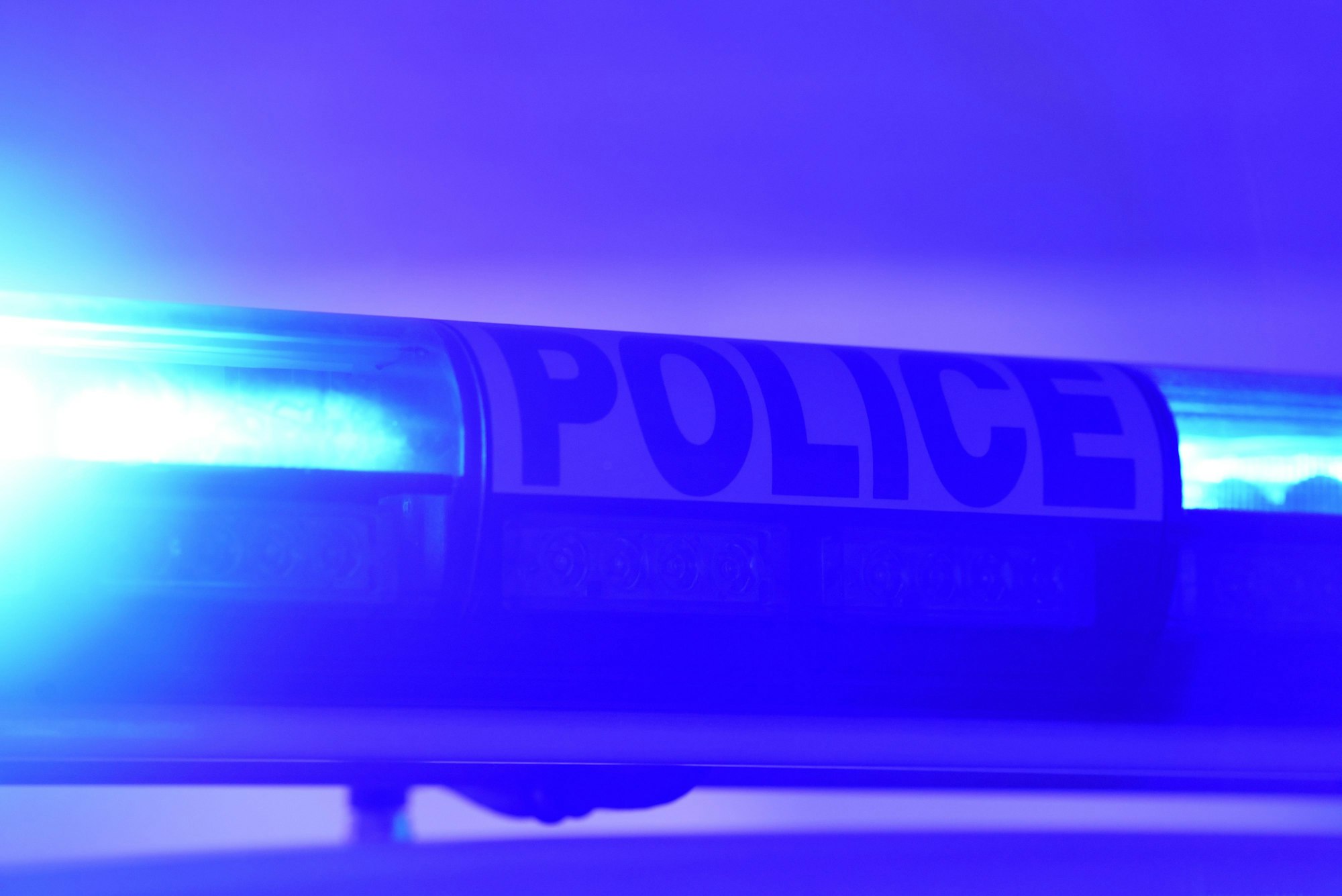 ARCHIV - 06.07.2015, Frankreich, Straßburg: Das Blaulicht eines französischen Streifenwagens der Police Nationale in Frankreich.