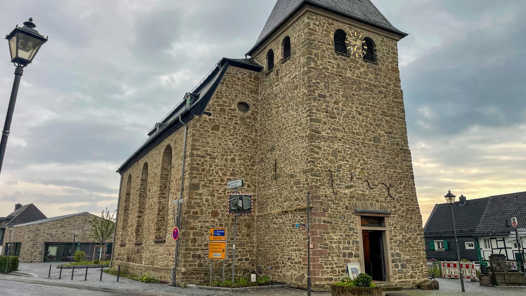 Die evangelische Kirche in Witzhelden, der „Alte vom Berg“.