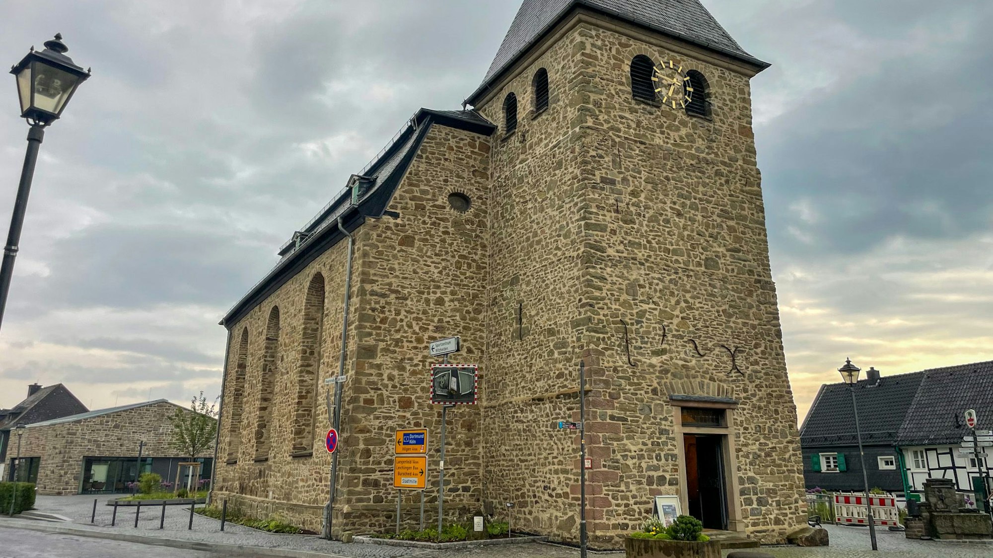 Die evangelische Kirche in Witzhelden, der „Alte vom Berg“.