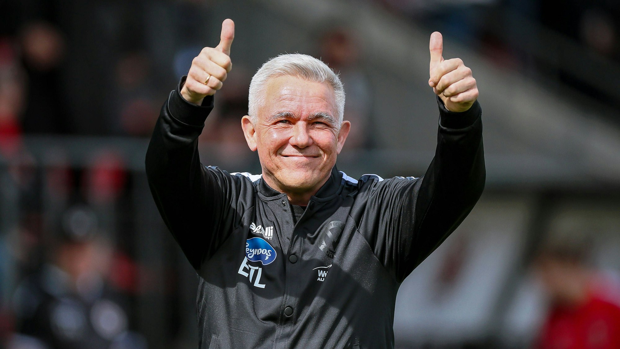 31.03.2024, Köln, Fußball, bwin 3. Liga Herren, Sportpark Höhenberg, 31. Spieltag, Saison 2023 2024, FC Viktoria Köln VfB Lübeck: Trainer Olaf Janßen Viktoria Köln jubelnd. DFB regulations prohibit any use of photographs as image sequences and or quasi-video. Nordrhein-Westfalen Deutschland *** 31 03 2024, Köln, Fußball, bwin 3 Liga Herren, Sportpark Höhenberg, 31 Spieltag, Saison 2023 2024, FC Viktoria Köln VfB Lübeck Trainer Olaf Janßen Viktoria Köln jubelnd DFB regulations prohibit any use of photographs as image sequences and or quasi video Nordrhein Westfalen Germany