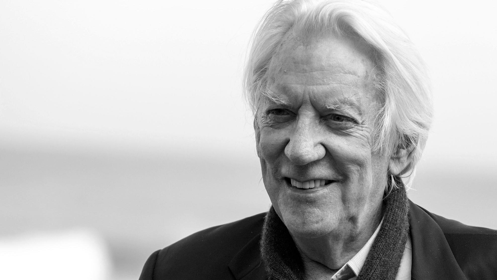 ARCHIV - 26.09.2019, Spanien, Madrid: Donald Sutherland, Schauspieler aus Kanada, lässt sich am Rande des Filmfestivals San Sebastián fotografieren.