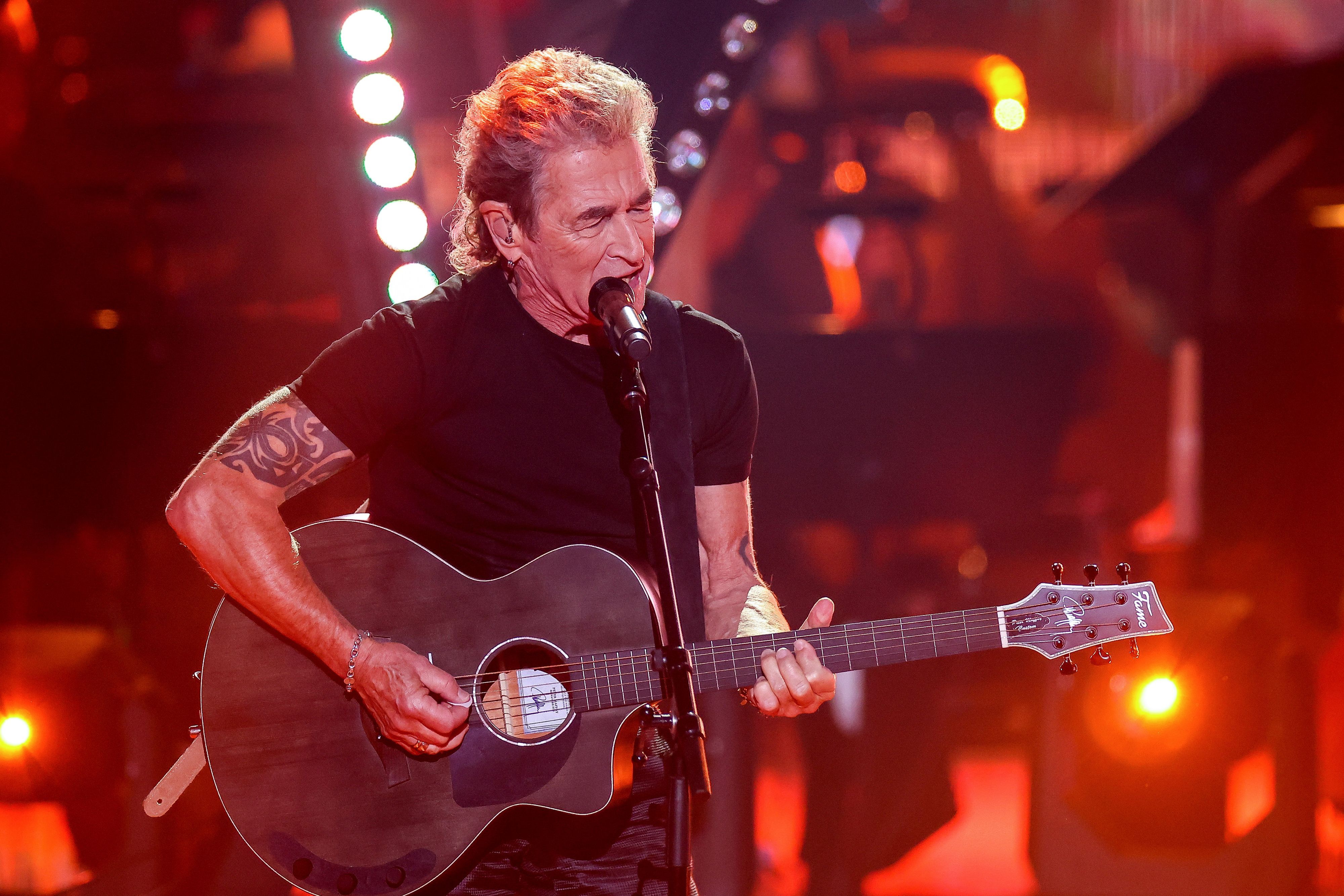 Peter Maffay tritt beim Finale der Castingshow „The Voice of Germany" im Studio Adlershof auf.