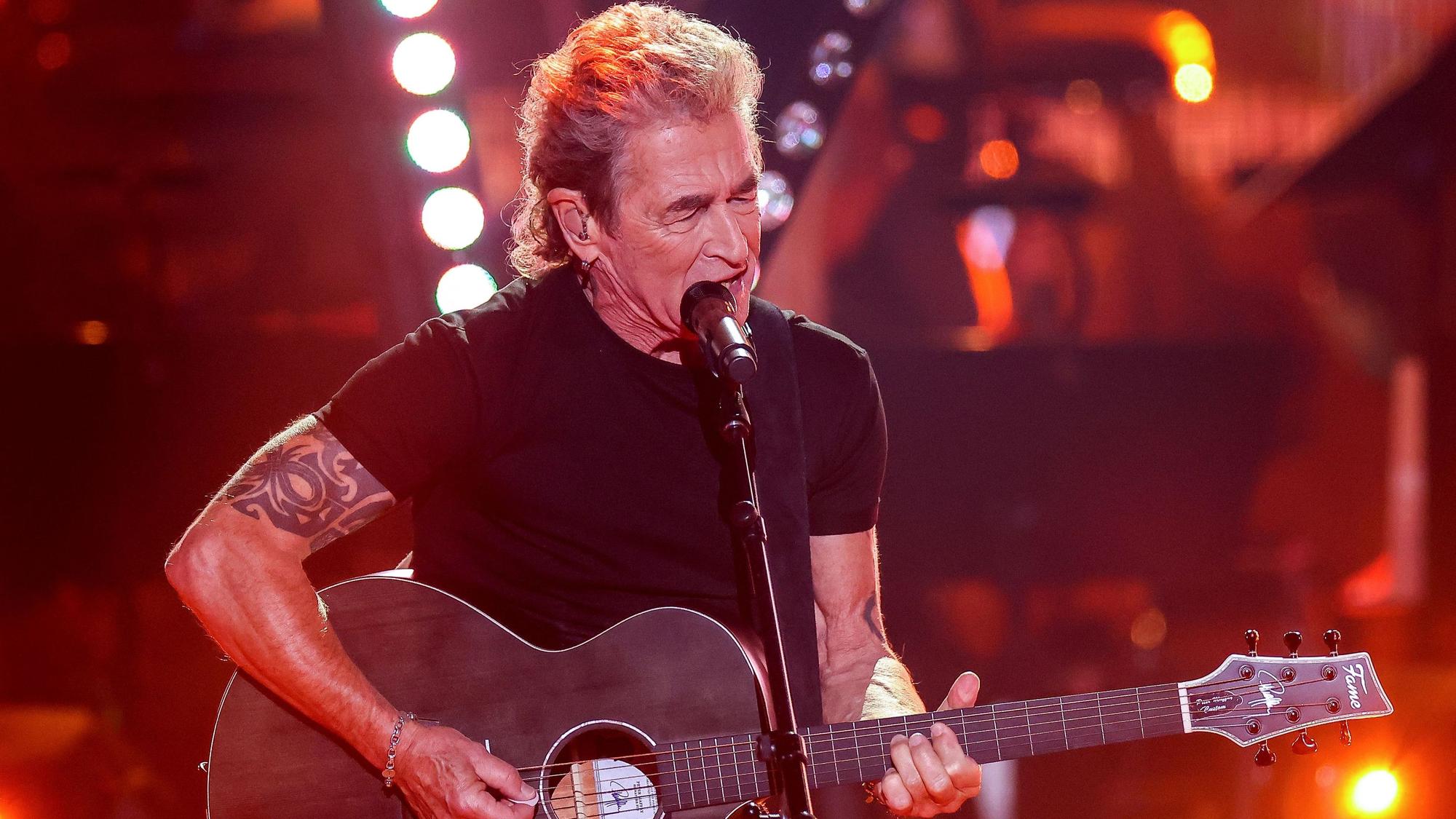 Peter Maffay tritt beim Finale der Castingshow „The Voice of Germany" im Studio Adlershof auf.