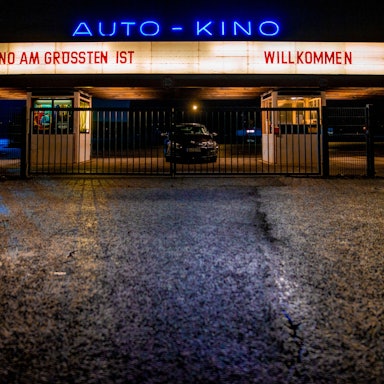 Blick auf den Eingang zum Autokino Porz. (Archivbild)