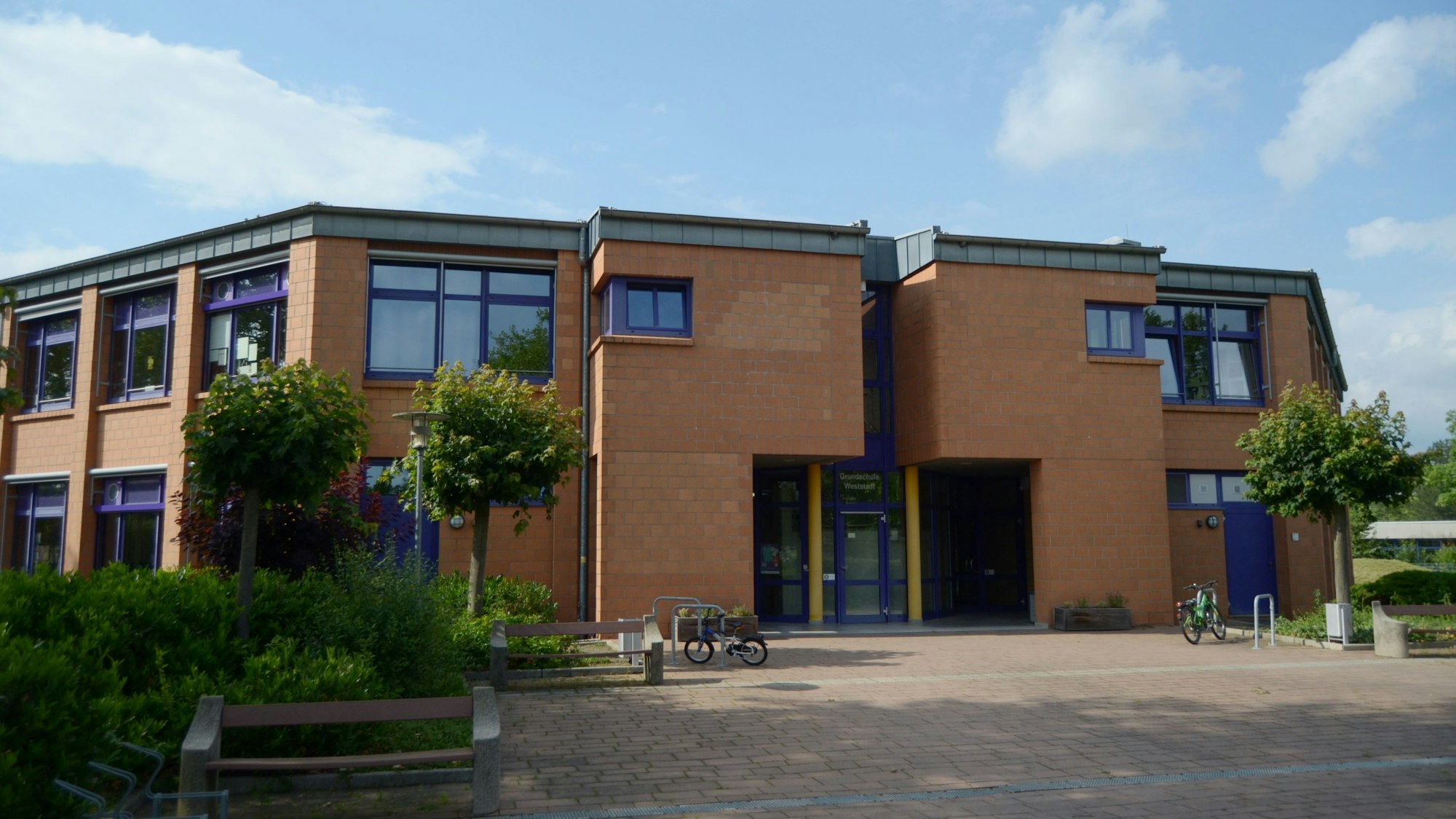 Das Gebäude der Grundschule Weststadt.