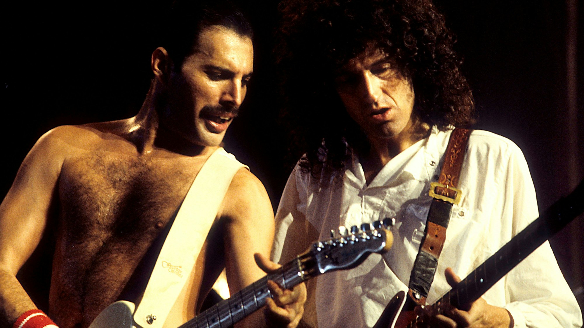Freddie Mercury und Brian May von Queen live bei einem Konzert der Works-Tour in der Wembley Arena. London, 07.09.1984