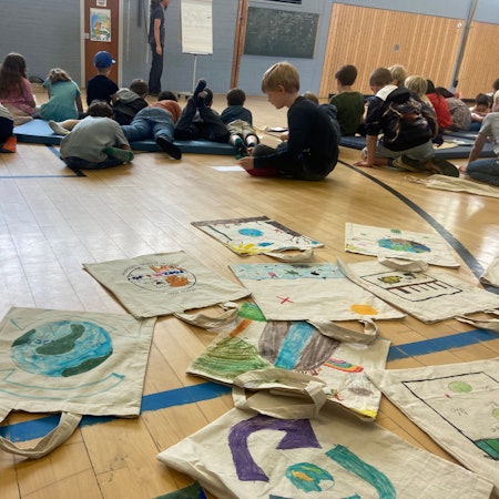 Die Porzer Bürgerstiftung ermöglichte sieben Grundschulen die Teilnahme an einem Bildungsprojekt.