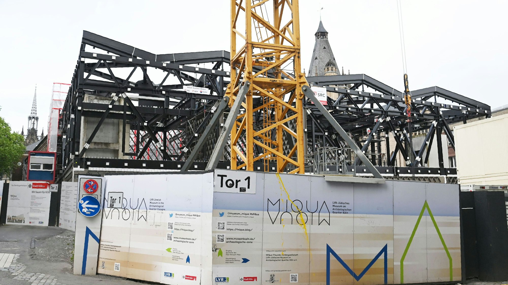Auf dem Rathausplatz entsteht das Miqua, das Museum im Archäologischen Quartier.