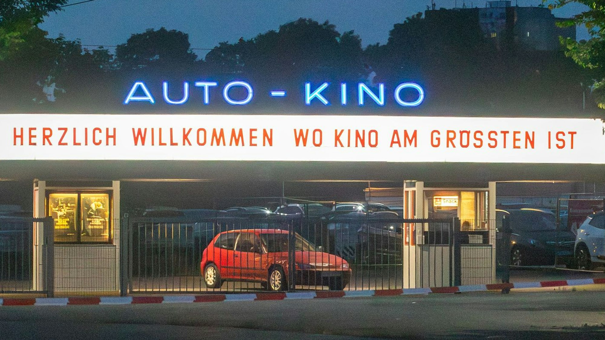 Der Einfahrtbereich des Autokinos