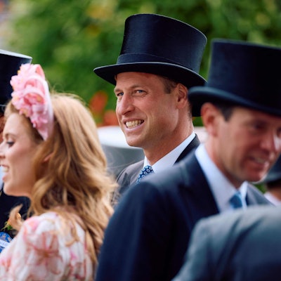 Prinz William lächelt.