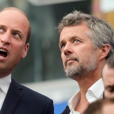 Prinz William und König Frederik während des Vorrundenspiels England gegen Dänemark.