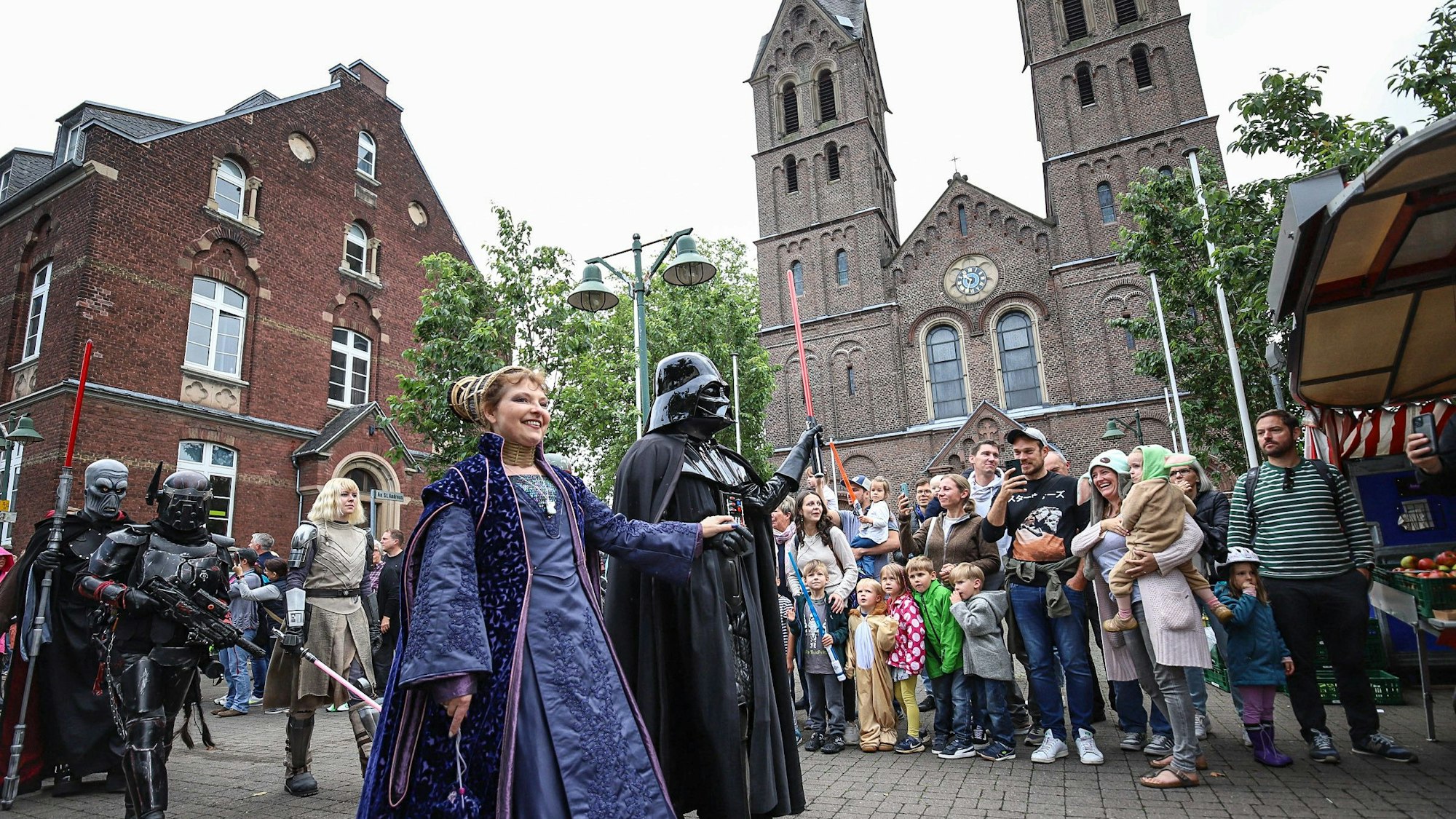 Cosplayer vor Publikum