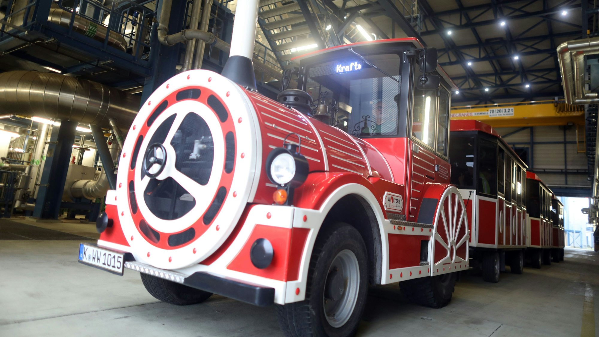 Mit dieser Bimmelbahn wurden die Besucher über das Gelände gefahren.