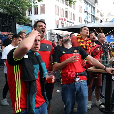 Belgische Fas ärgern sich über eine verfehlte Chance.