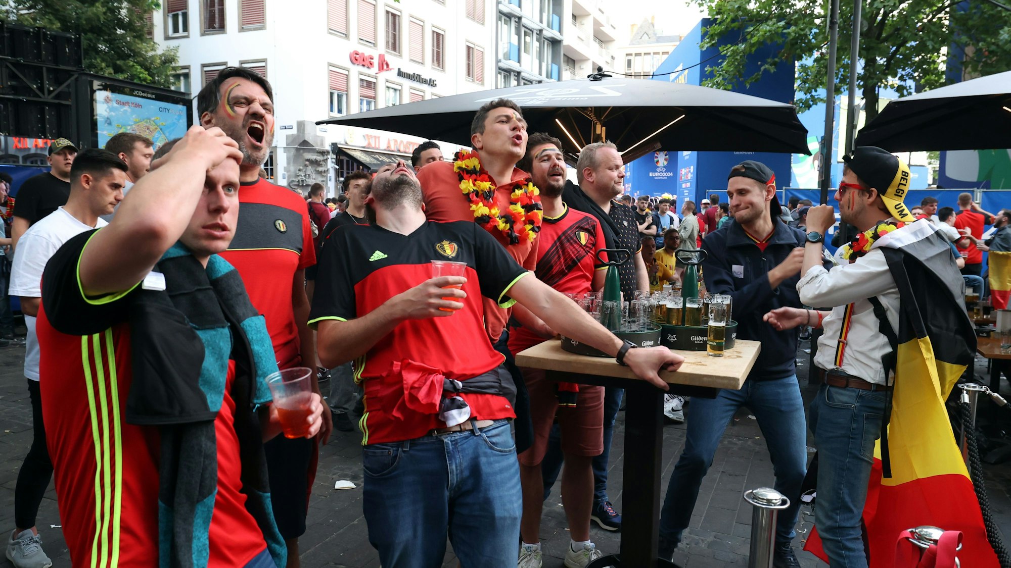 Belgische Fas ärgern sich über eine verfehlte Chance.