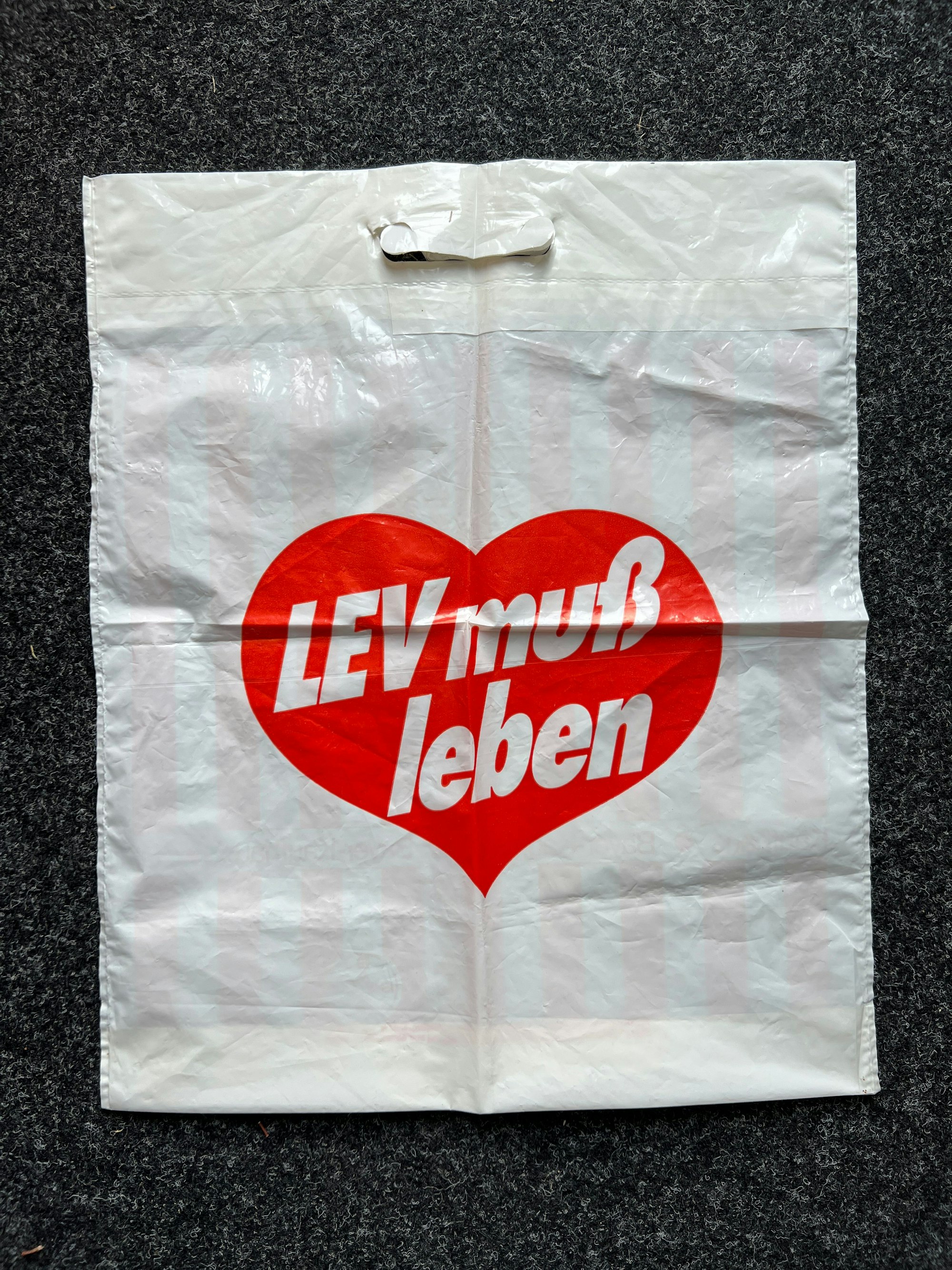 Mit der Kampagne „Lev muß leben“ protestierten viele Leverkusener gegen die Eingemeindung nach Köln.