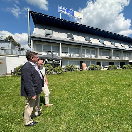 Das Hotel Hangelar gehört dem Ehepaar Anne-Katrin und Christoph Silber-Bonz.