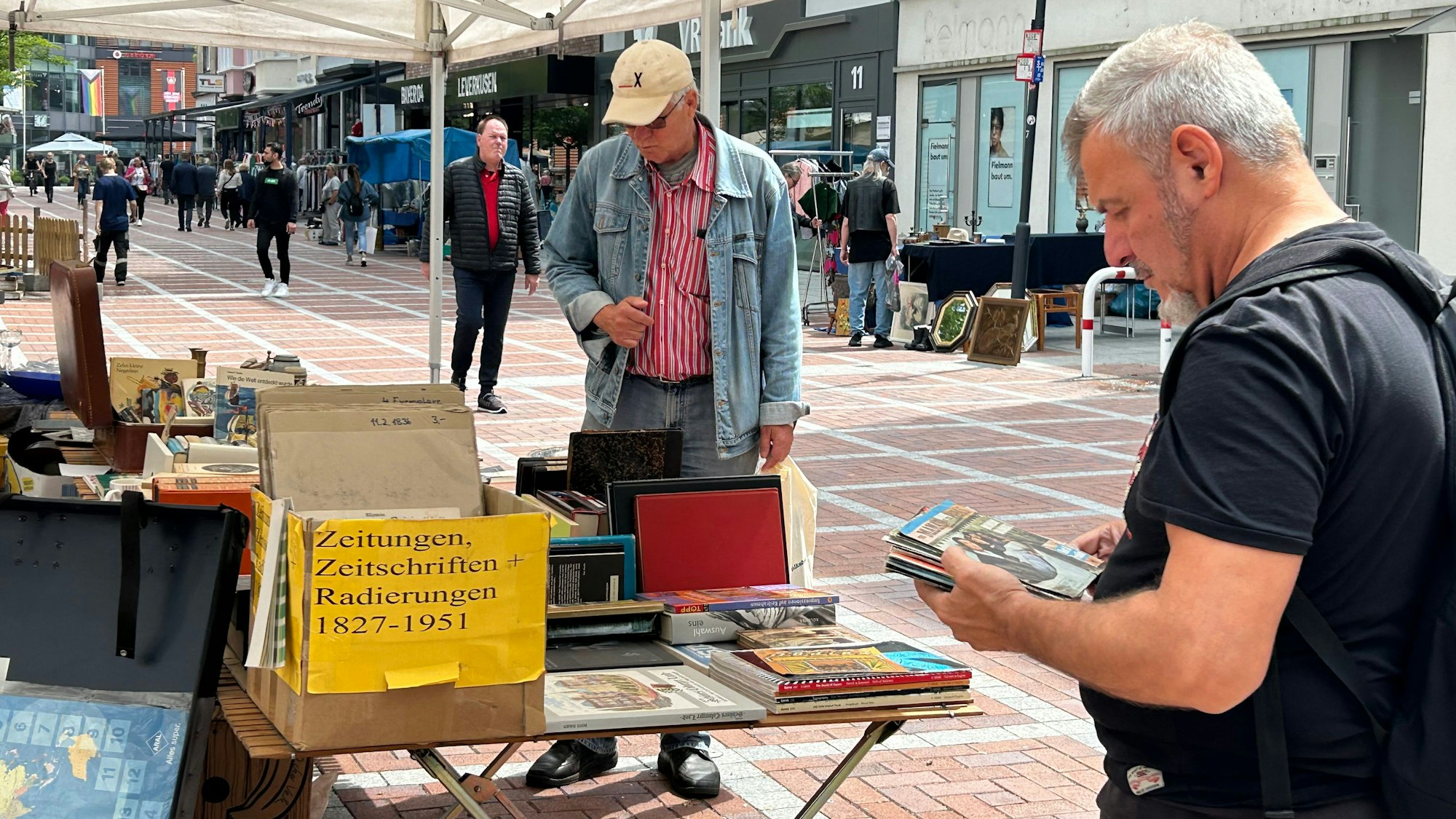 Rund 20 Austellerinnen und Aussteller bieten beim Büchermarkt „Papier & Schätze“ am Freitag jede Menge frisches Lesefutter. (Archivfoto)