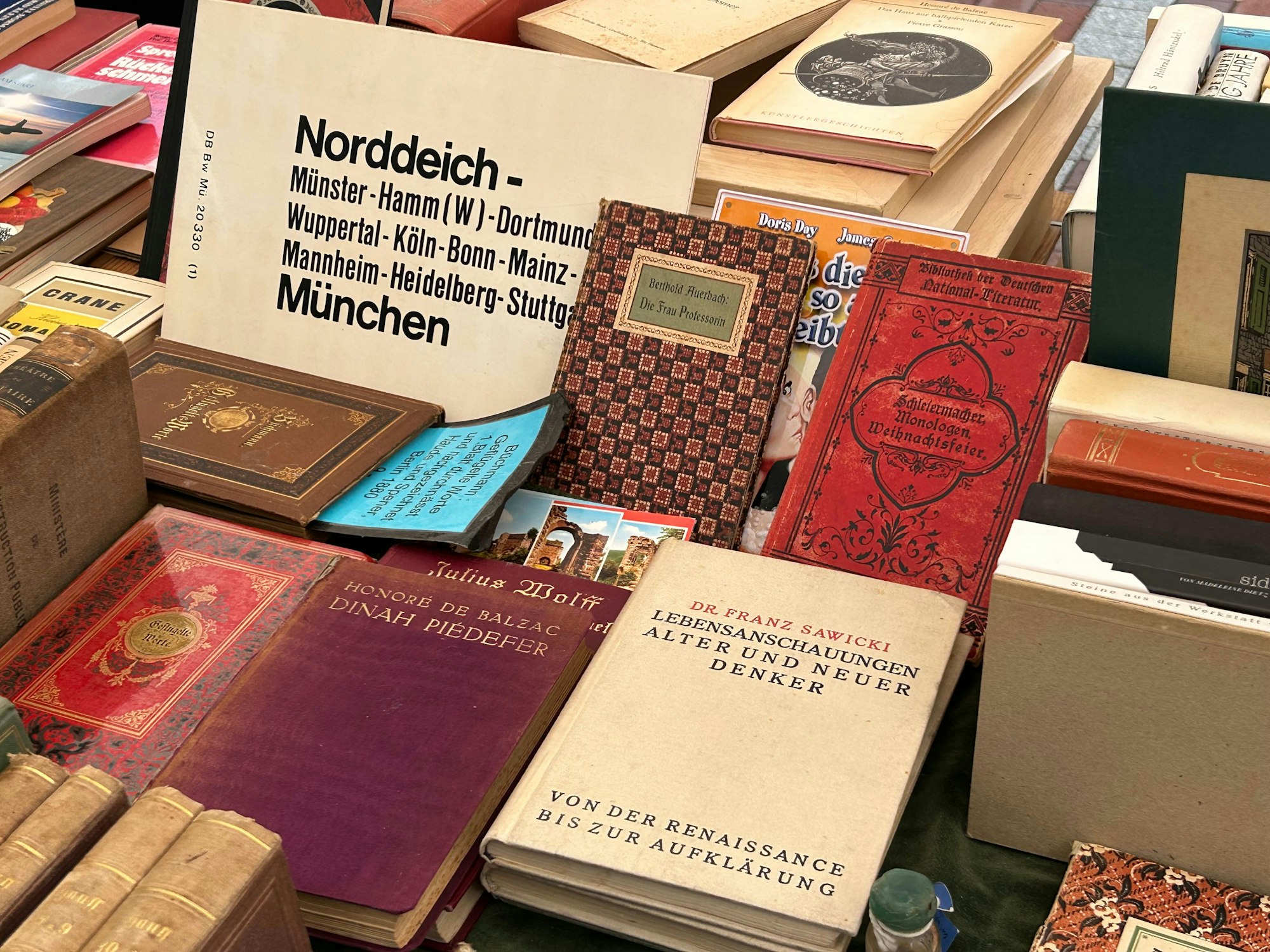 Bücher, CDs, Einzelstücke und Co: Für jeden soll auf dem neuen Bücher- und Antikmarkt etwas zu finden sein.