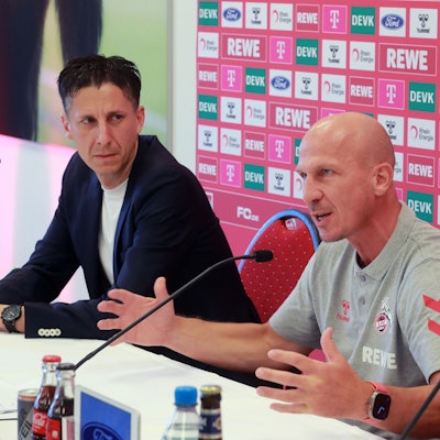 FC-Sportchef Christian Keller und FC-Trainer Gerhard Struber am ersten gemeinsamen Trainingstag vor der neuen Saison am Geißbockheim.