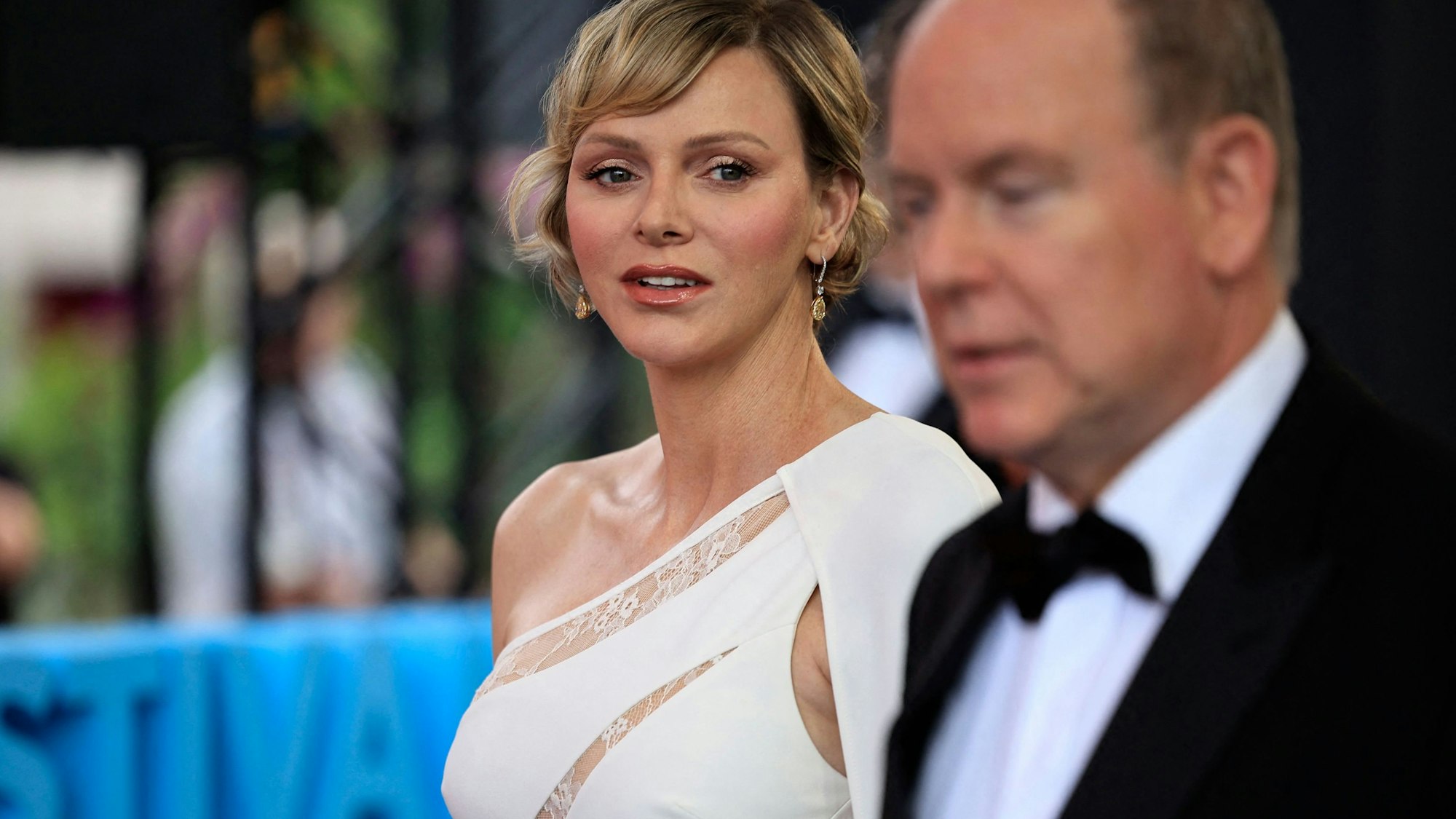 Fürst Albert II. und Fürstin Charlène von Monaco kommen am 18. Juni 2024 zur Abschlusszeremonie des 63. Monte-Carlo-Fernsehfestivals.