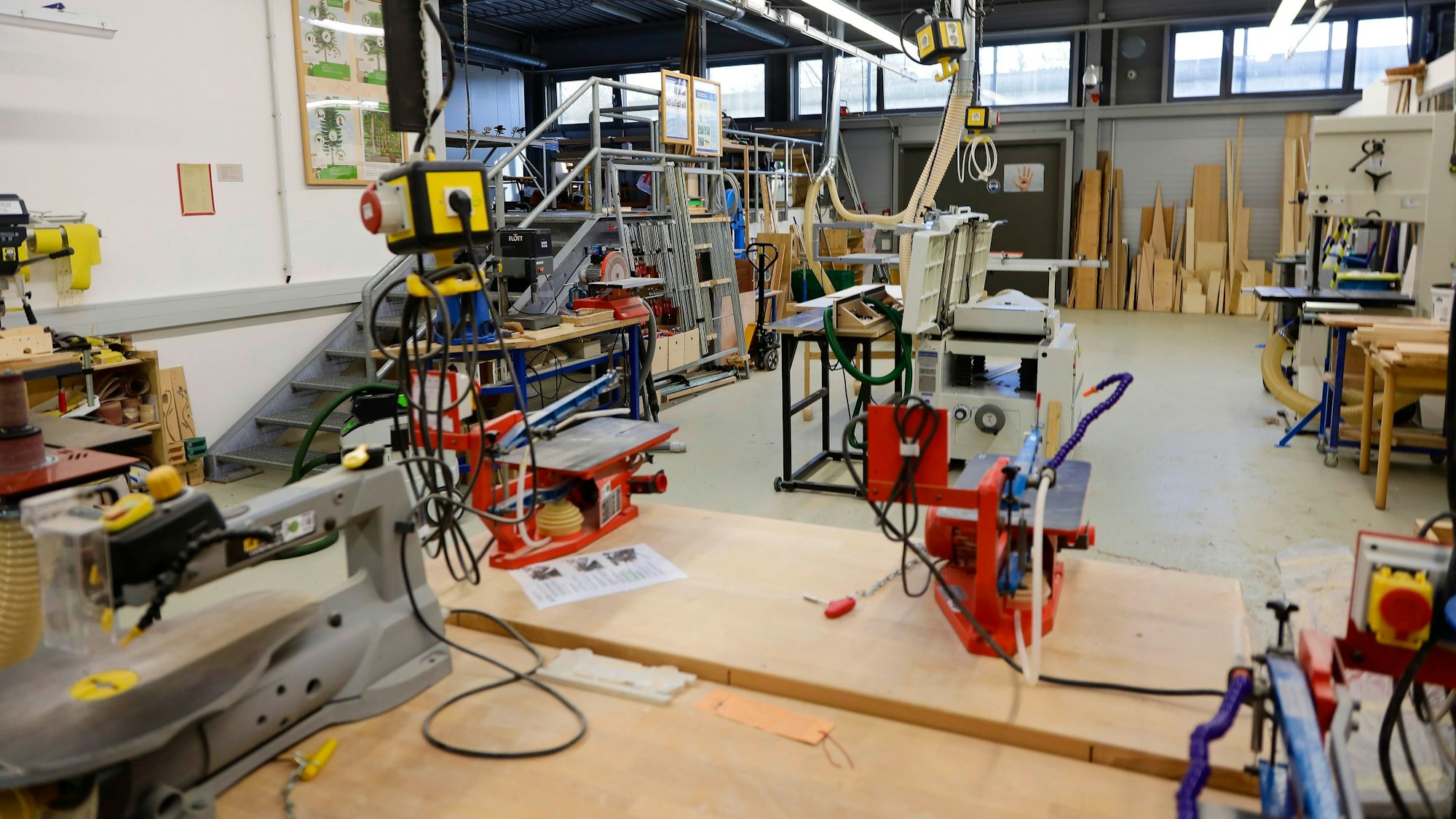 Blick in die Holzwerkstatt der Forensik in Köln-Porz