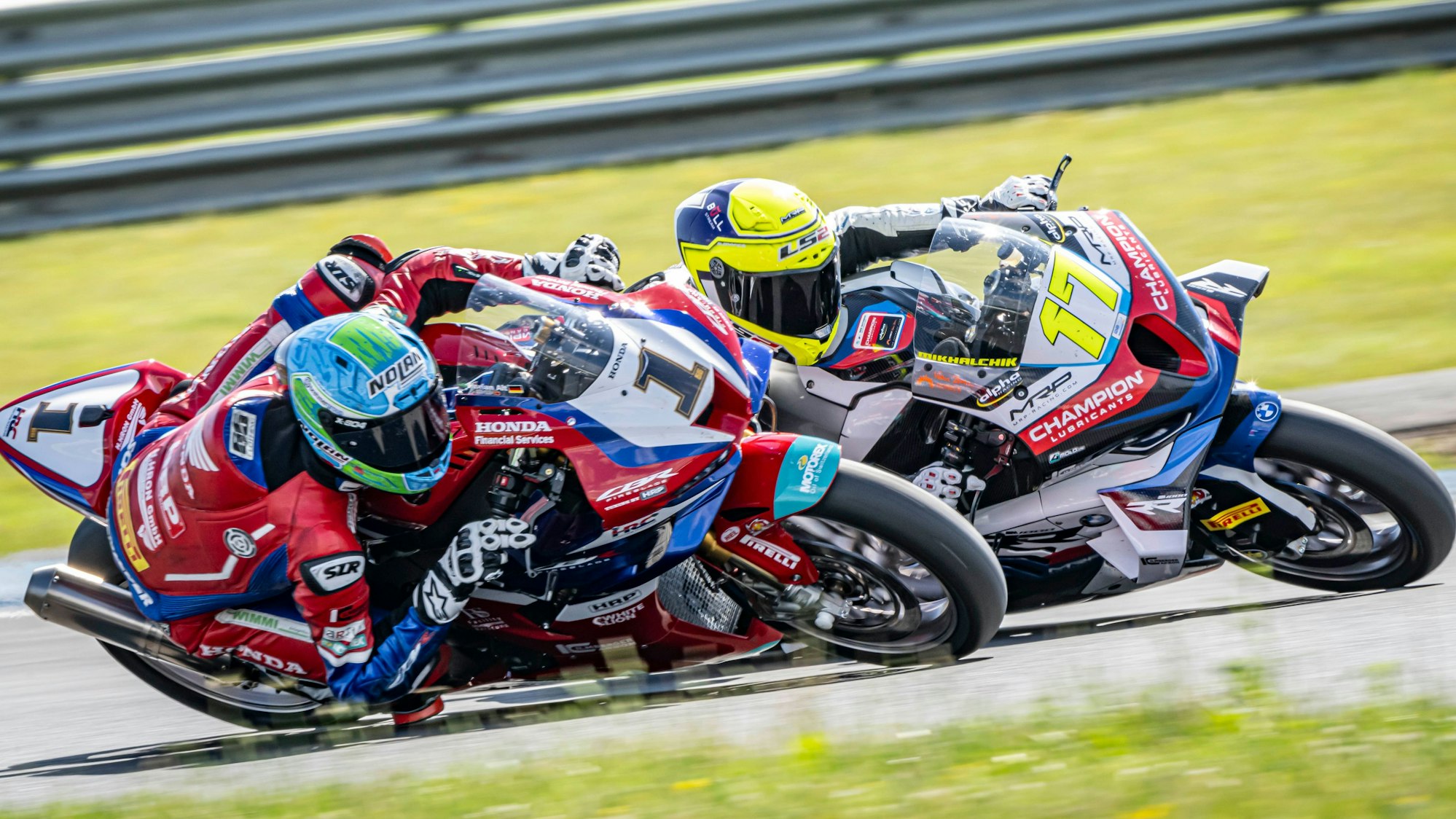 Seite an Seite Florian Alt und Ilya Mikhalchik beim zweiten IDM-Lauf in Most.